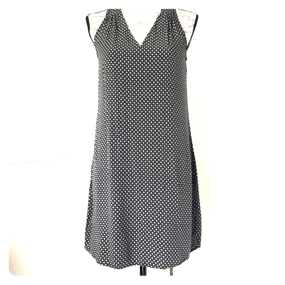 Old Navy Black White Floral Shift Dress